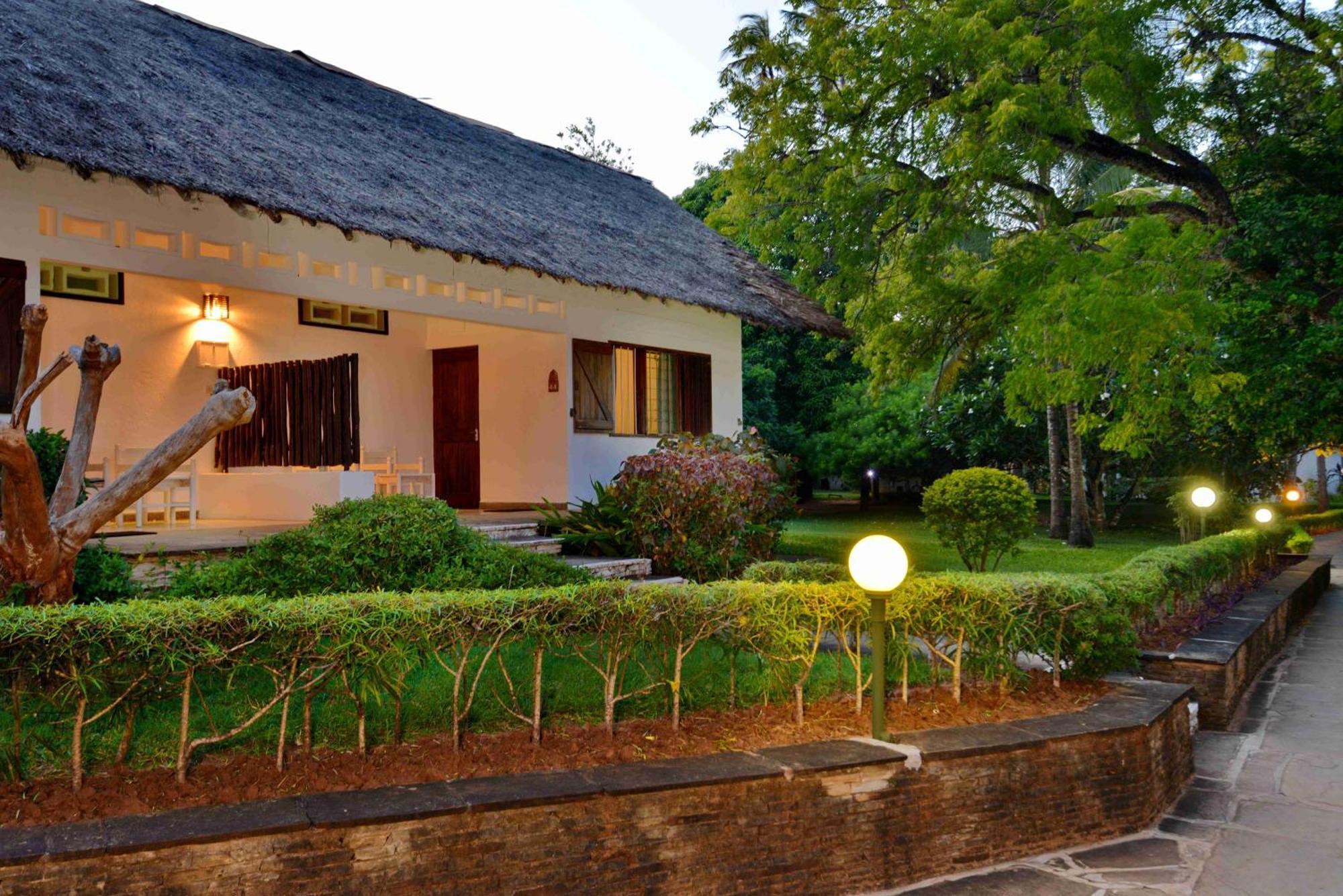 Mnarani Beach Club Kilifi Buitenkant foto